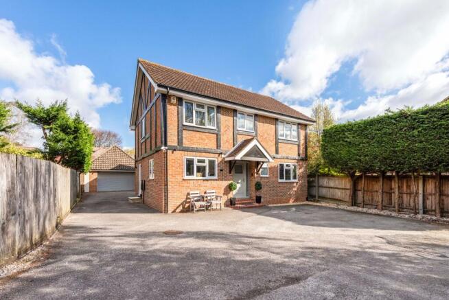 5 bed property, in Locks Road, £850,000