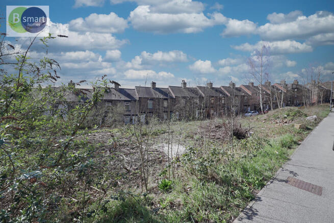 Land, in Bank End Avenue, £140,000