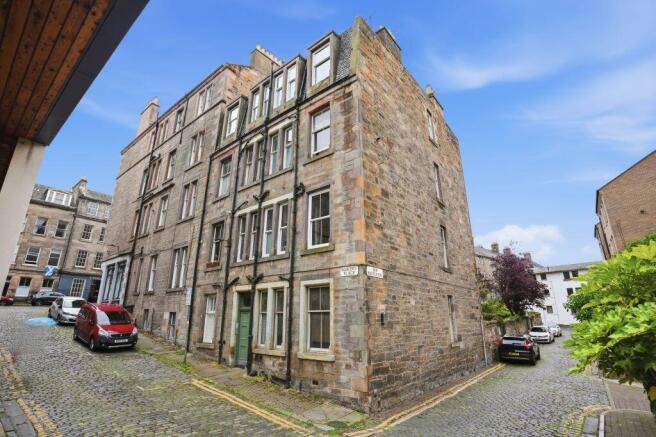 1 bed property, in 1/1 Barony Place, £115,000