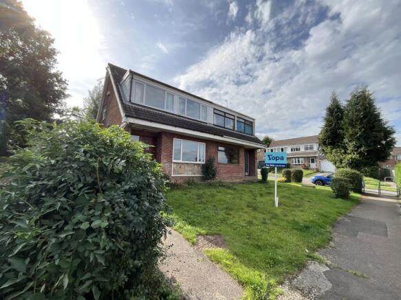 3 bed property, in Elm Tree Avenue, £200,000