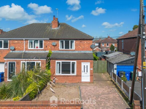 2 bed property, in Marlborough Avenue, £170,000
