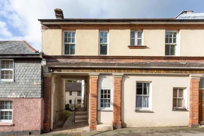 2 bed property, in Church Street, £210,000