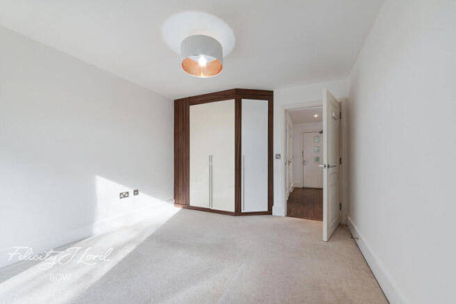 2 bed property, in Axio Way, £400,000