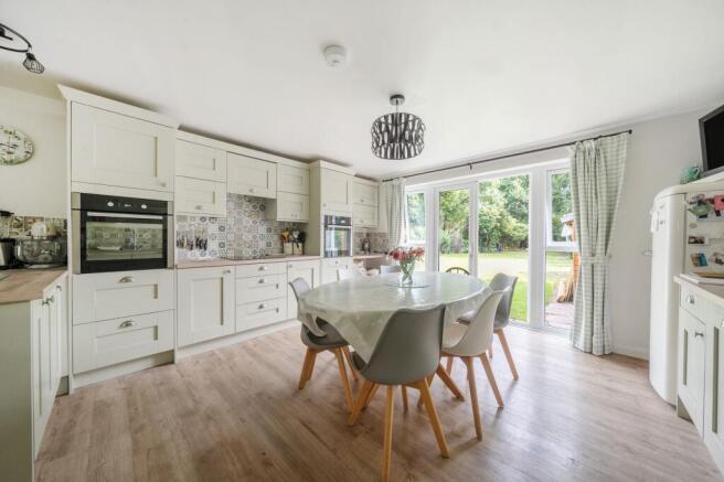 3 bed property, in Morgay Wood Lane, £525,000