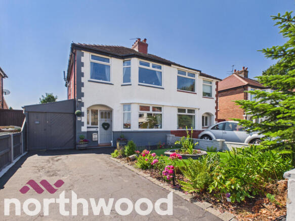 3 bed property, in Lexton Drive, £260,000