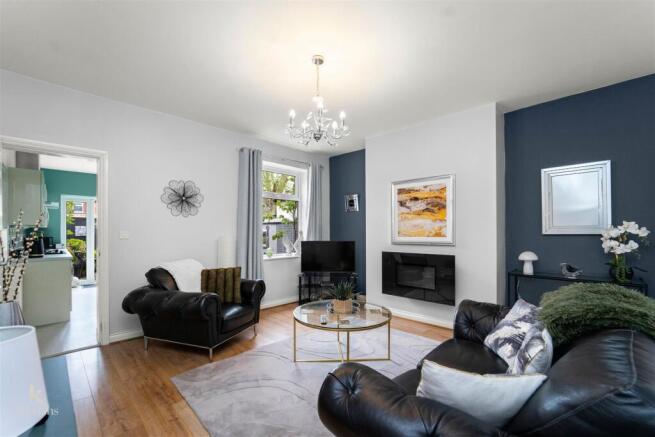 3 bed property, in Dryden Street, £149,950