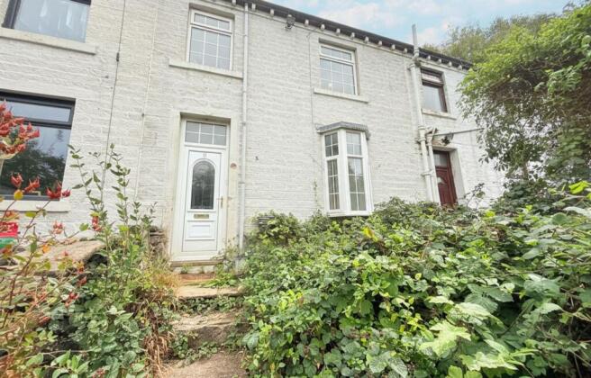 3 bed property, in Robin Hood Hill, £135,000