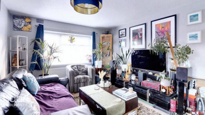 1 bed property, in Dalehouse Lane, £120,000