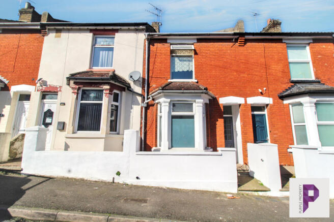 2 bed property, in Albany Road, £240,000
