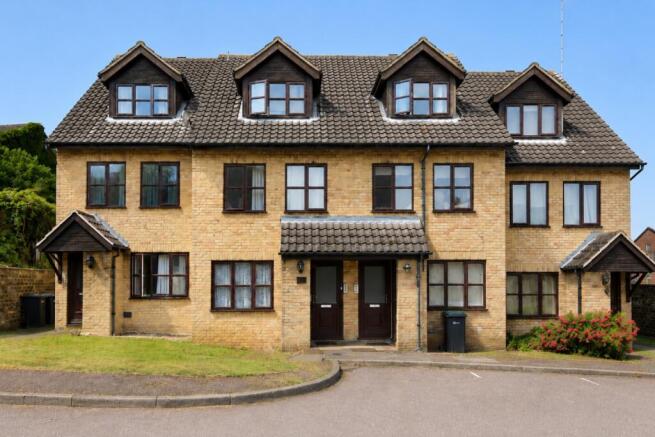 1 bed property, in The Wells, £100,000