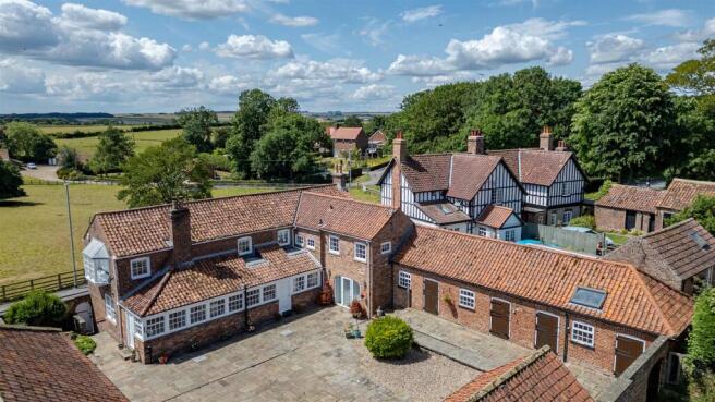 5 bed property, in East End Farm, £750,000