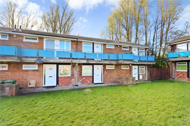 1 bed property, in Kearsley Close, £29,950