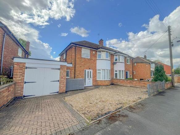 3 bed property, in Briars Close, £325,000