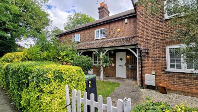 2 bed property, in Retreat Way, £475,000