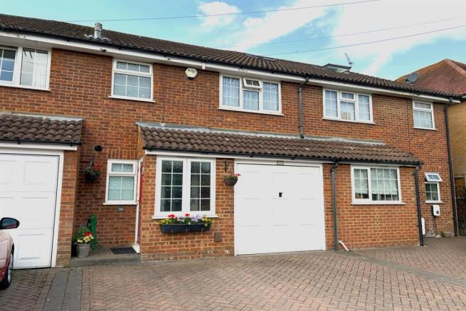 3 bed property, in Berwick Road, £625,000