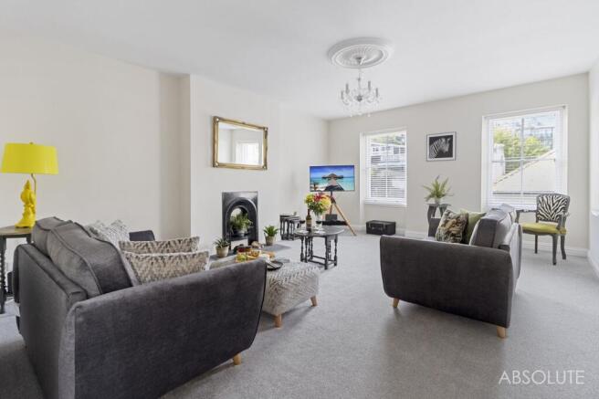 2 bed property, in Bolton Street, £210,000