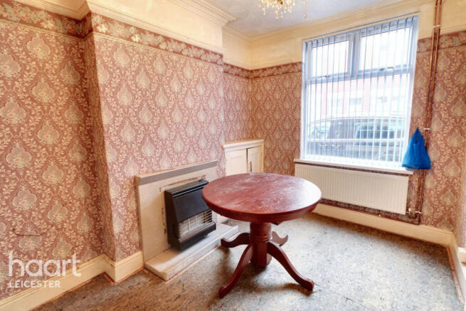 2 bed property, in Rowsley Street, £200,000