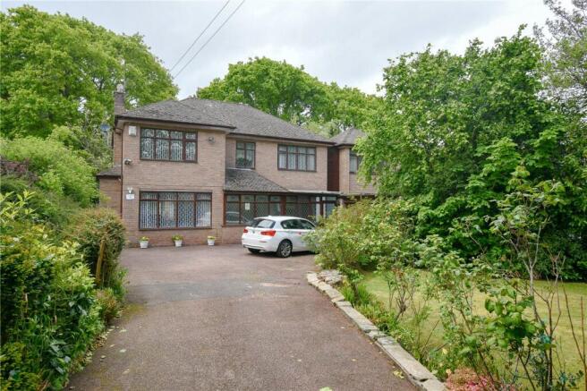 5 bed property, in Stanley Avenue, £650,000