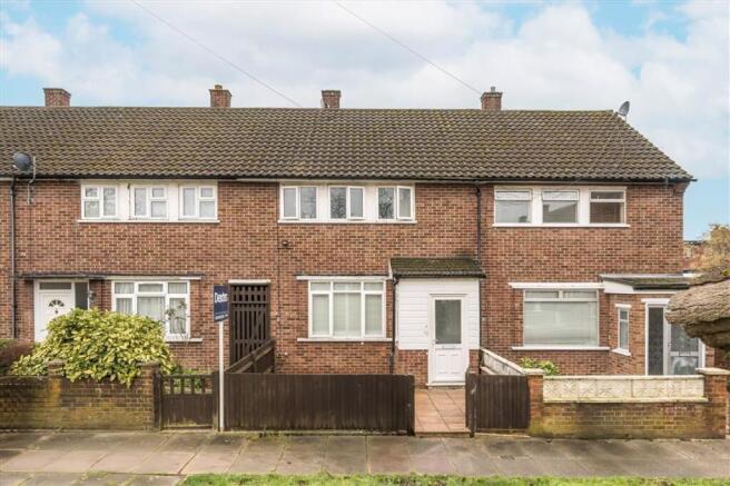 3 bed property, in Flimwell Close, £400,000