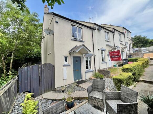 2 bed property, in Harebell Close, £200,000