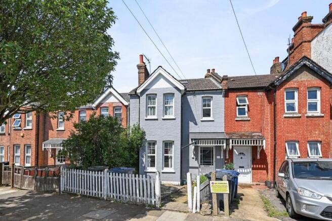 3 bed property, in York Road, £695,000