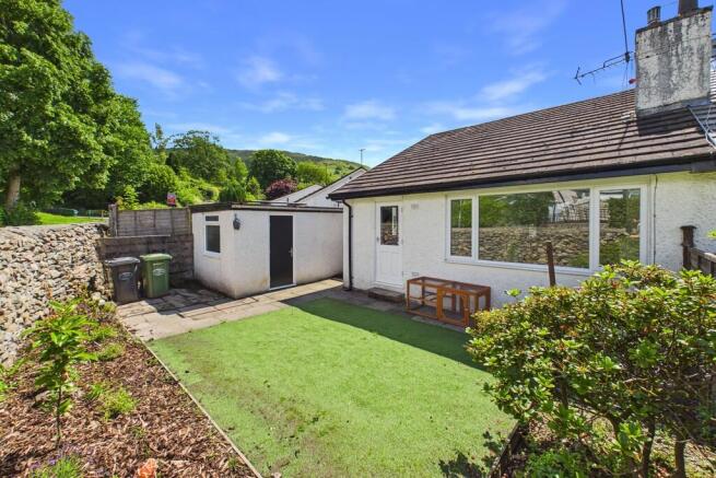 2 bed property, in 3 Oaks Field, £415,000