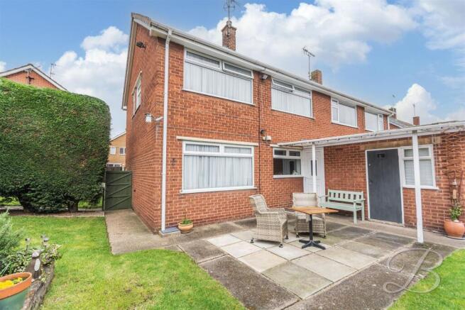 3 bed property, in Hawthorn Close, £175,000