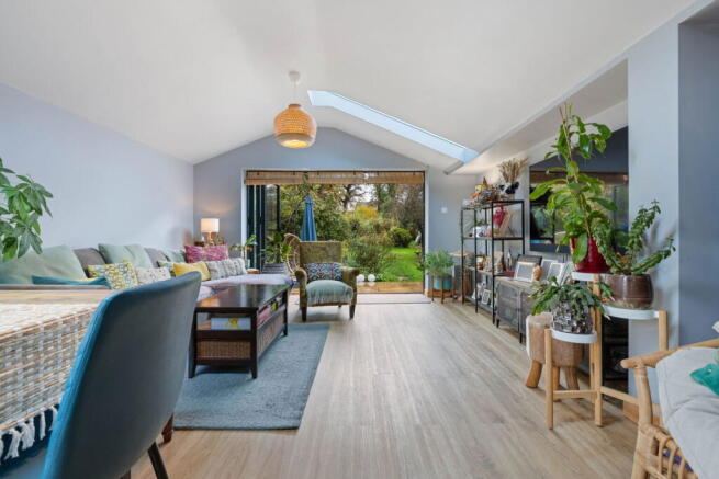3 bed property, in Pitsham Wood, £535,000