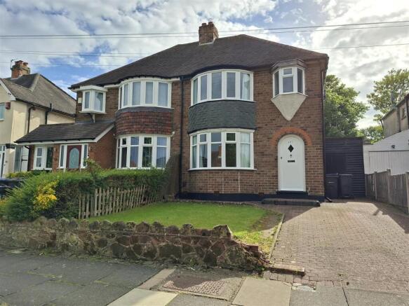 3 bed property, in Barrows Lane, £265,000