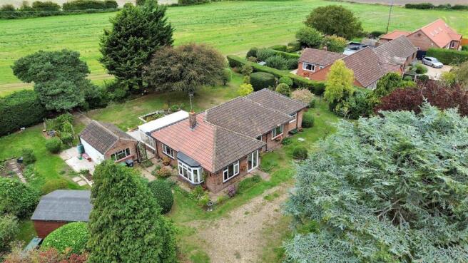 4 bed property, in Blowlands Lane, £500,000