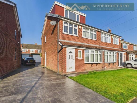 4 bed property, in Leicester Road, £275,000