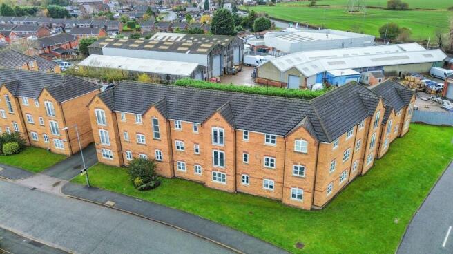 2 bed property, in Lowther Crescent, £76,000
