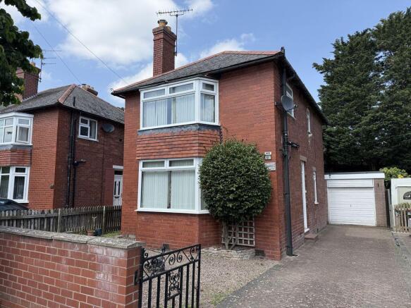 3 bed property, in Meole Crescent, £350,000
