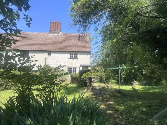 2 bed property, in Silver Street, £260,000