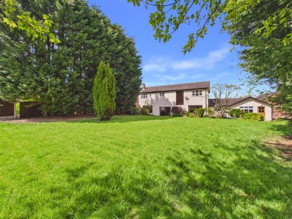 4 bed property, in St. Helens Road, £999,995