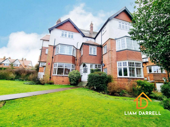 2 bed property, in Esplanade Crescent, £199,950