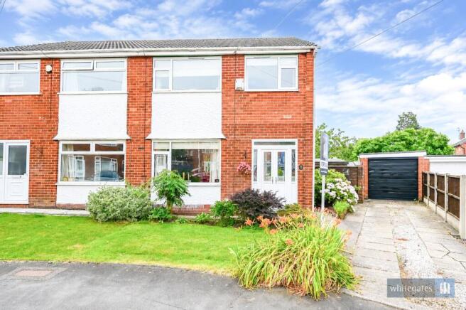 3 bed property, in Plumtree Close, £275,000