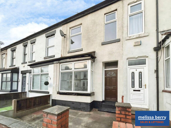 2 bed property, in Princess Road, £215,000
