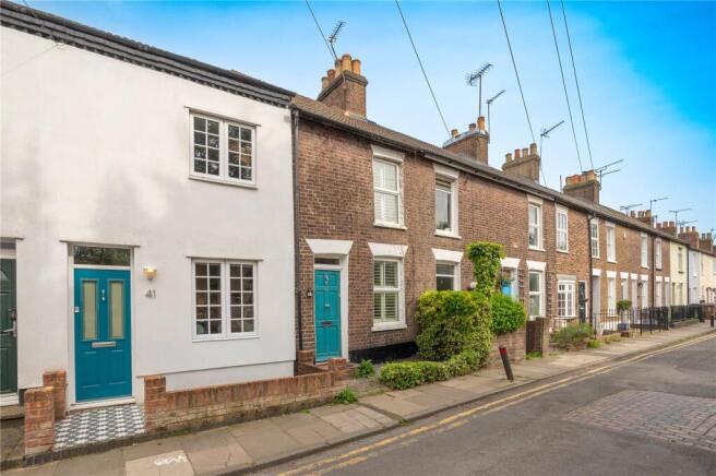2 bed property, in Church Street, £500,000