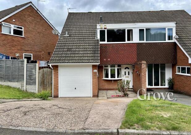 3 bed property, in Fairmile Road, £260,000