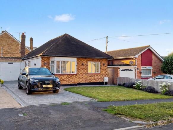 2 bed property, in Albany Road, £475,000