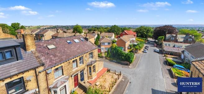 4 bed property, in Oakleigh Road Bradford BD14, £210,000
