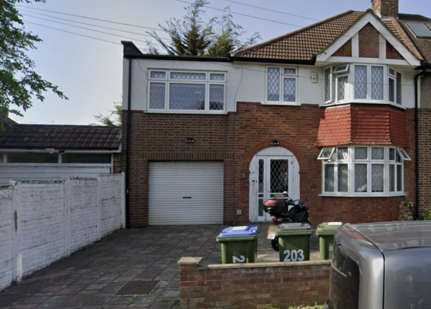 4 bed property, in Kidbrooke Park, £985,000