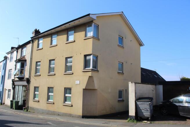 3 bed property, in Exon Mews, £260,000