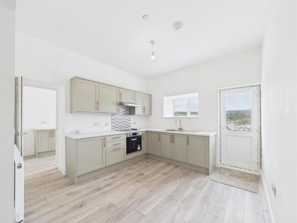 4 bed property, in Myrtle Hill, £199,950