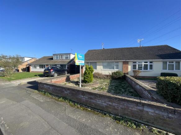 2 bed property, in Springbank, £250,000