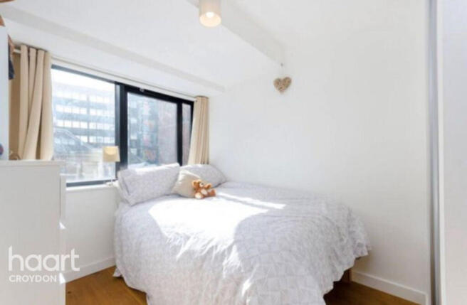 2 bed property, in Scarbrook Road, £260,000