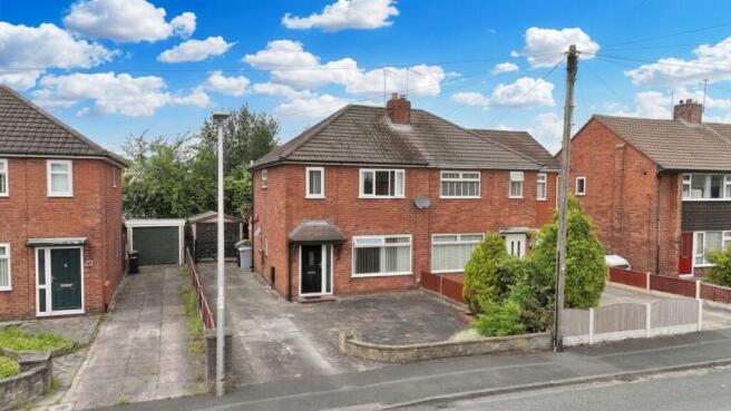 3 bed property, in Wistaston Avenue, £190,000