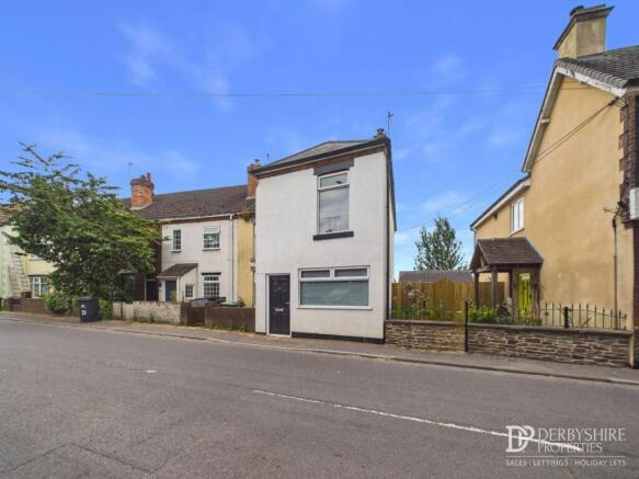 2 bed property, in Main Street, £190,000