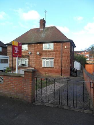 2 bed property, in Western Boulevard, £135,000